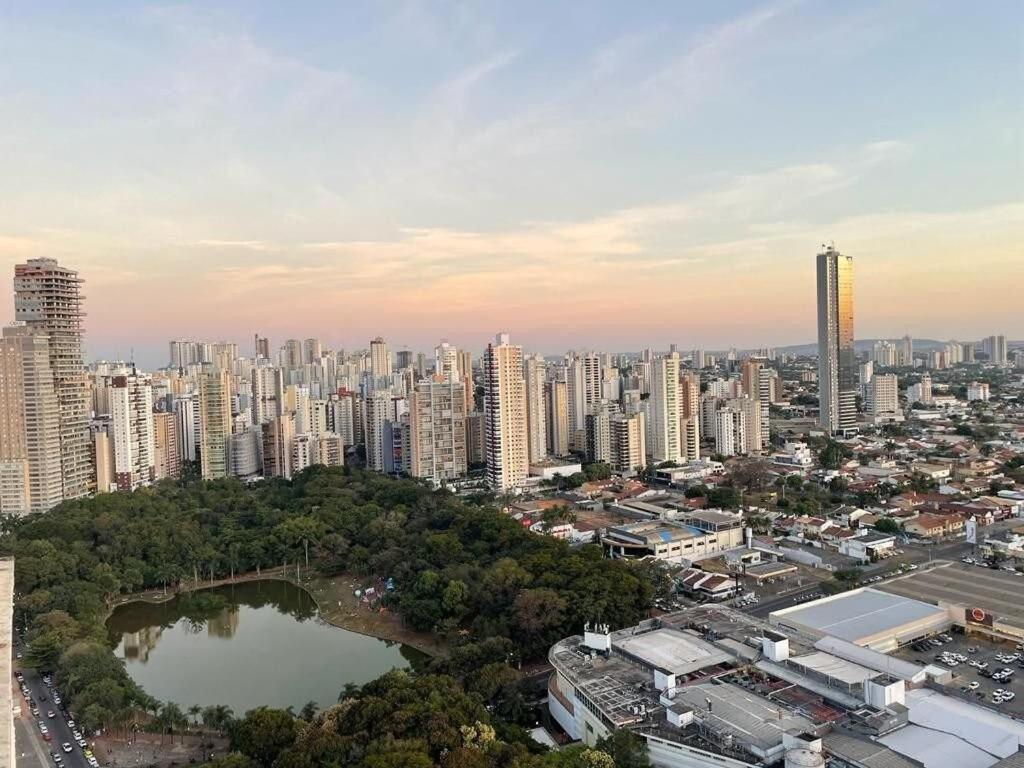 Moderno Flat Com Vista Para O Parque Vaca Brava Goiânia Exterior foto