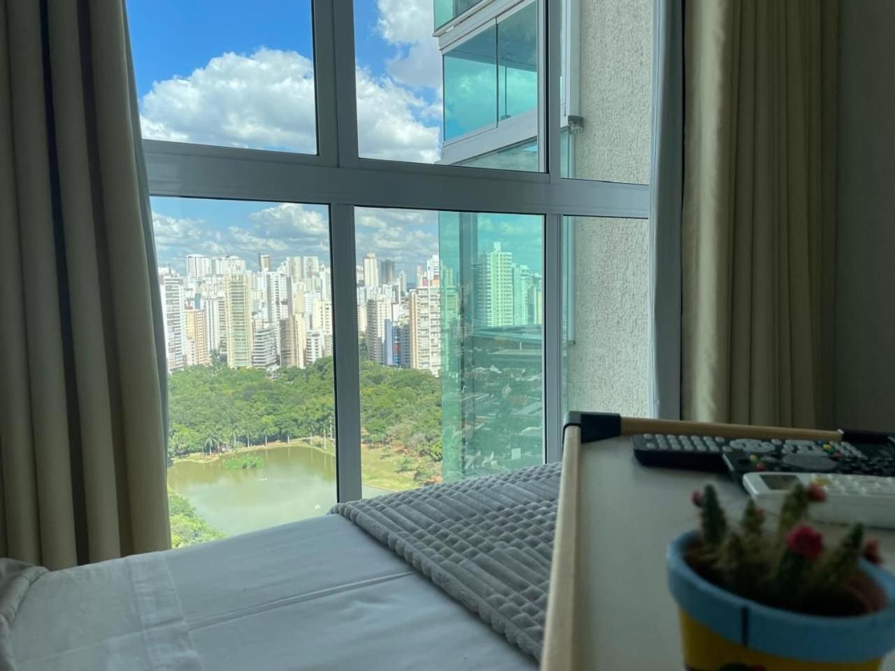 Moderno Flat Com Vista Para O Parque Vaca Brava Goiânia Exterior foto